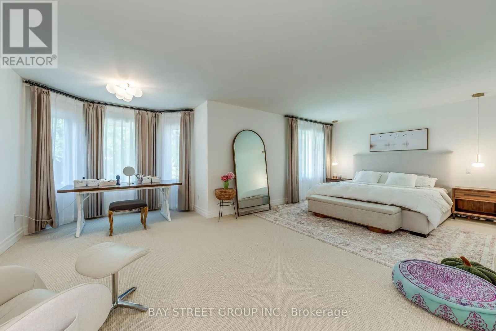 128 BEVERLEY GLEN BOULEVARD