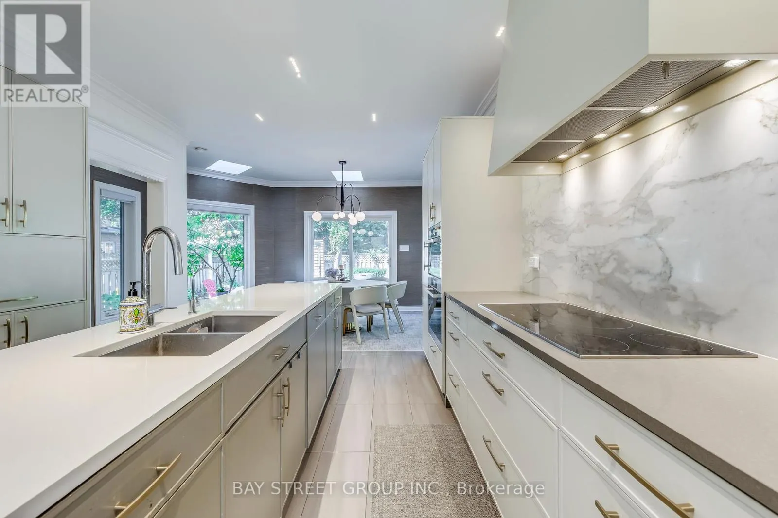 128 BEVERLEY GLEN BOULEVARD