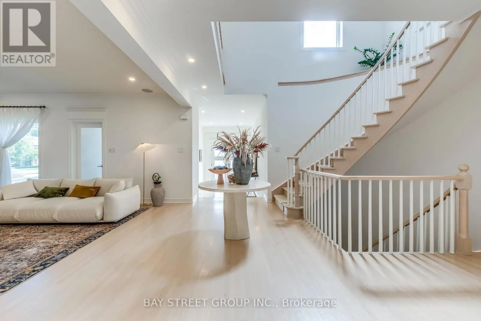128 BEVERLEY GLEN BOULEVARD
