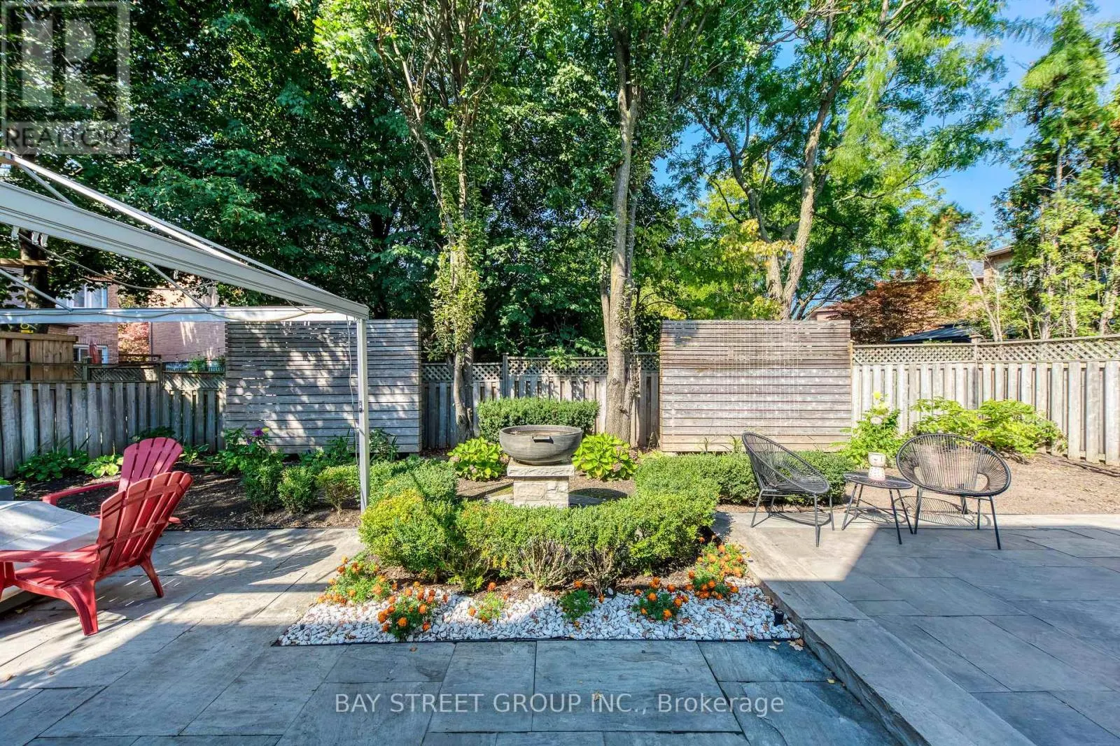128 BEVERLEY GLEN BOULEVARD