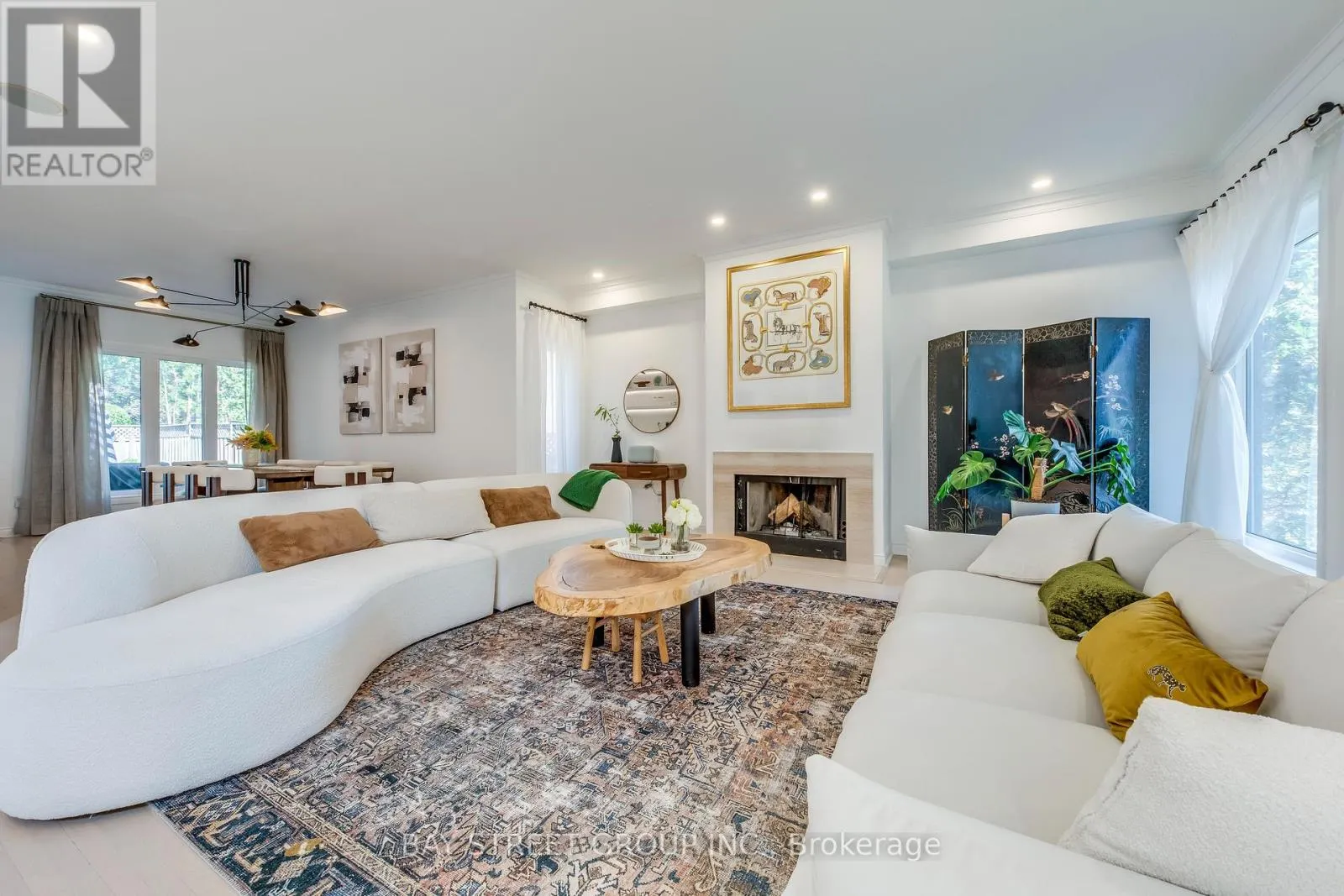 128 BEVERLEY GLEN BOULEVARD
