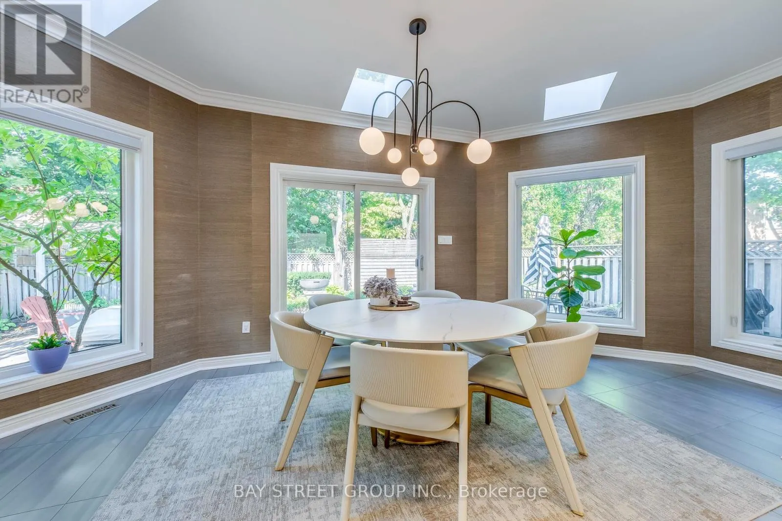 128 BEVERLEY GLEN BOULEVARD
