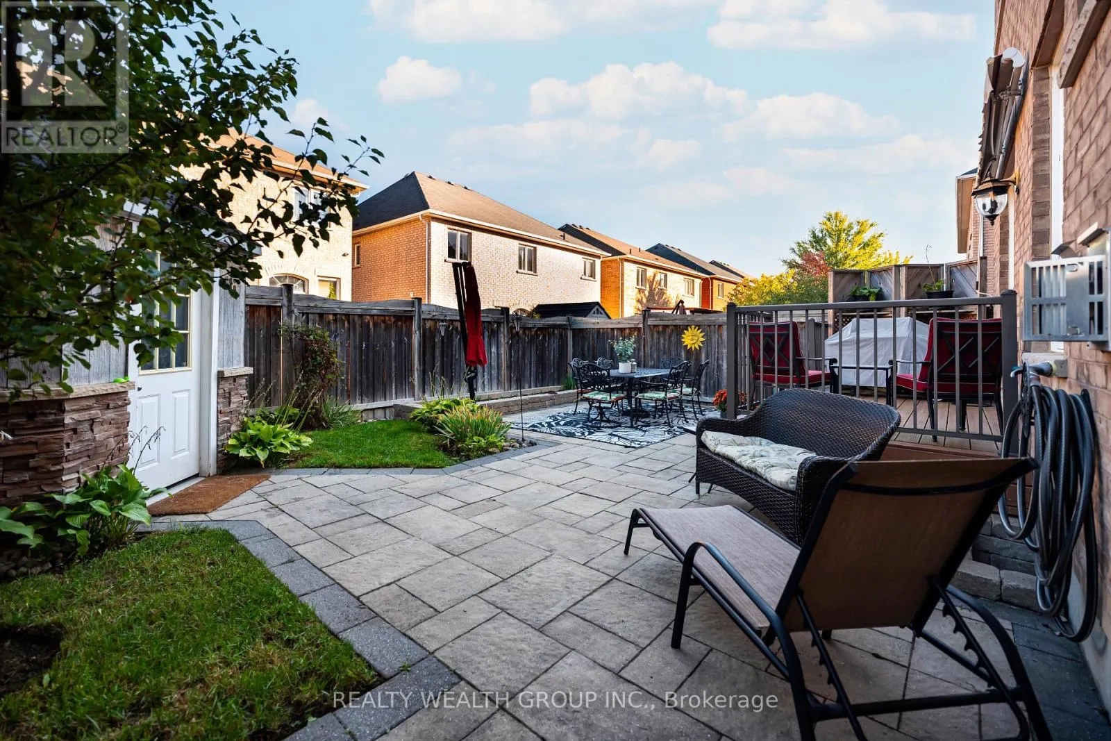 8 HOMERTON AVENUE