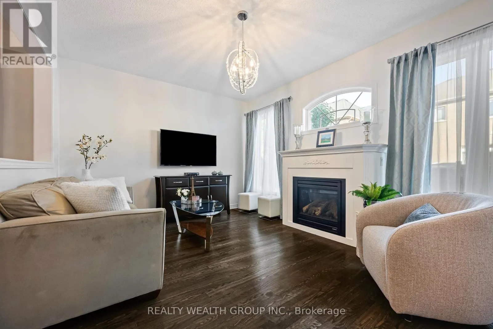 8 HOMERTON AVENUE