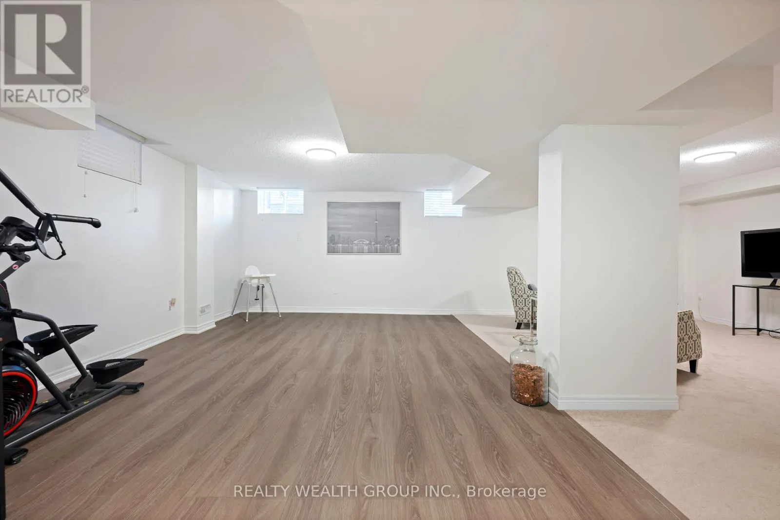 8 HOMERTON AVENUE