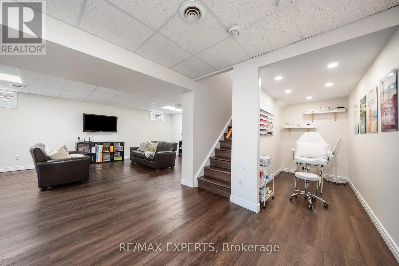 174 SHARPE CRESCENT