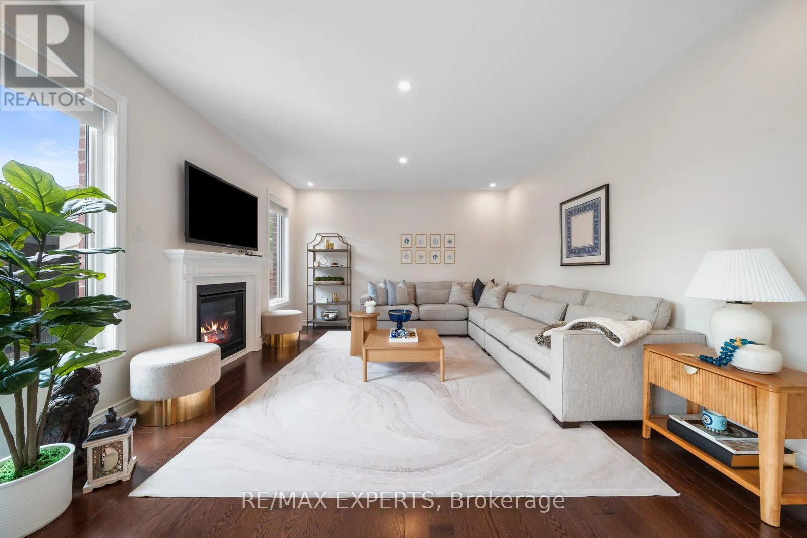 174 SHARPE CRESCENT