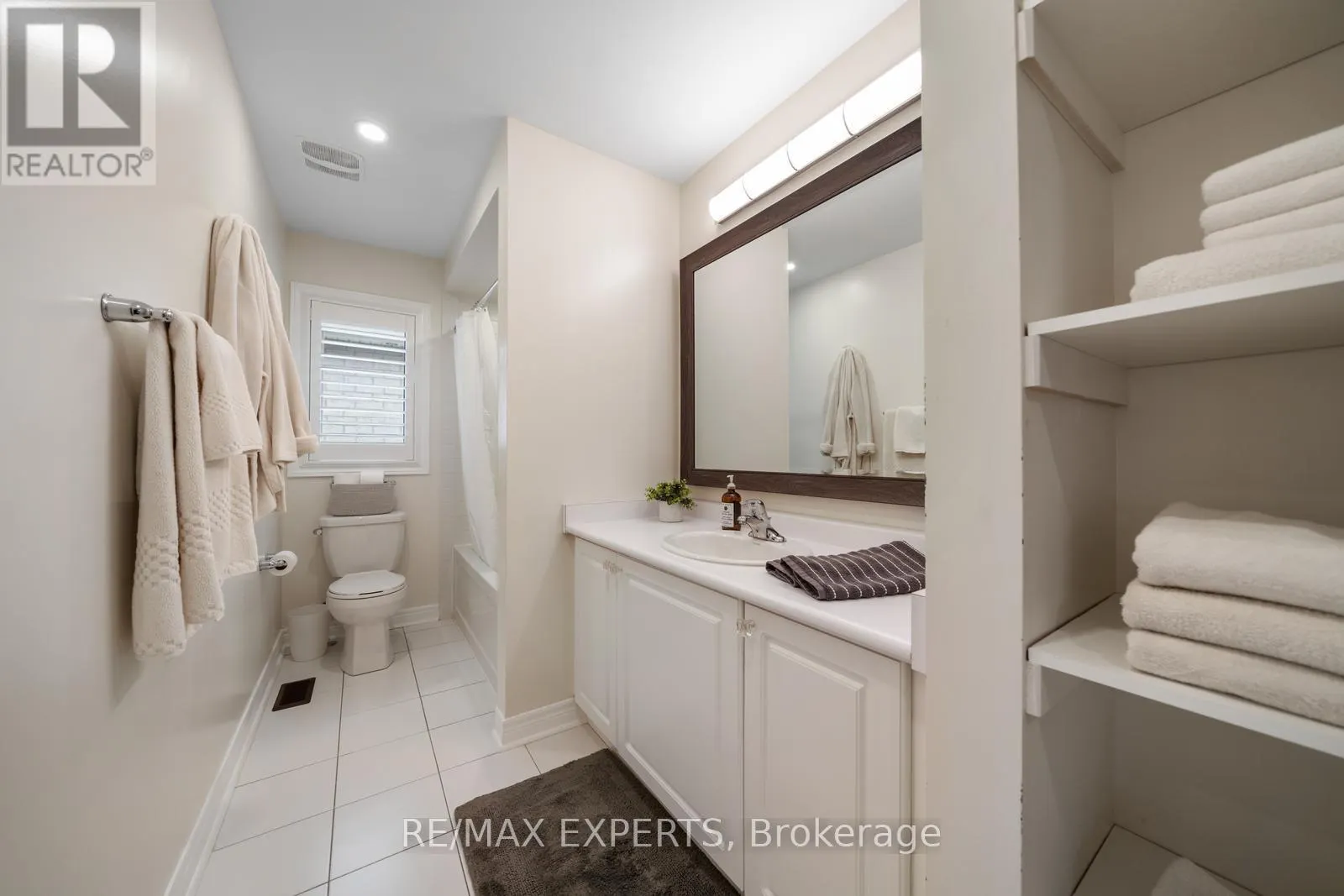 174 SHARPE CRESCENT