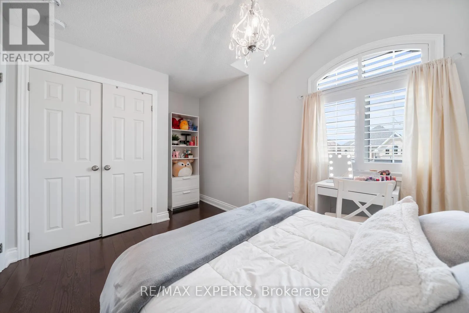 174 SHARPE CRESCENT