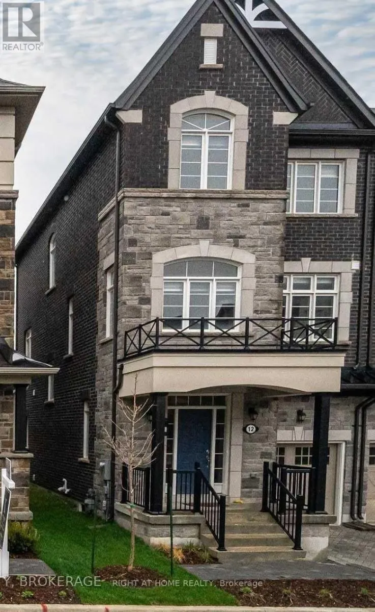 12 GLOBEMASTER LANE