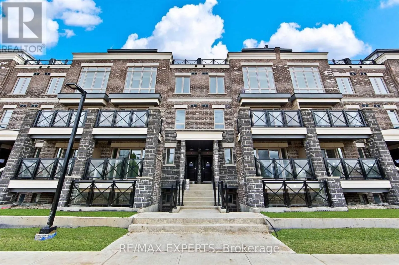 2230 - 10 WESTMEATH LANE