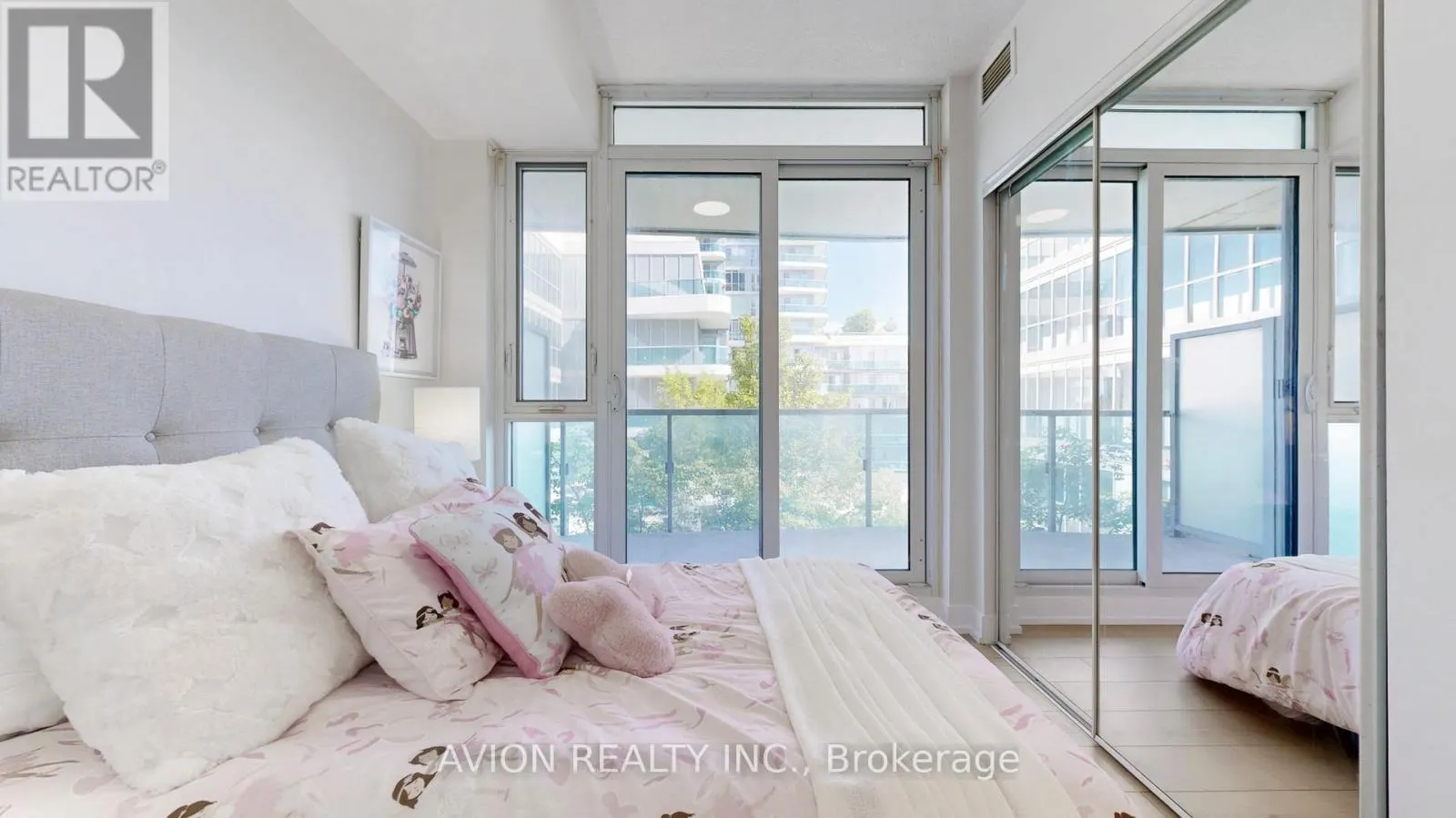 532 - 9471 YONGE STREET