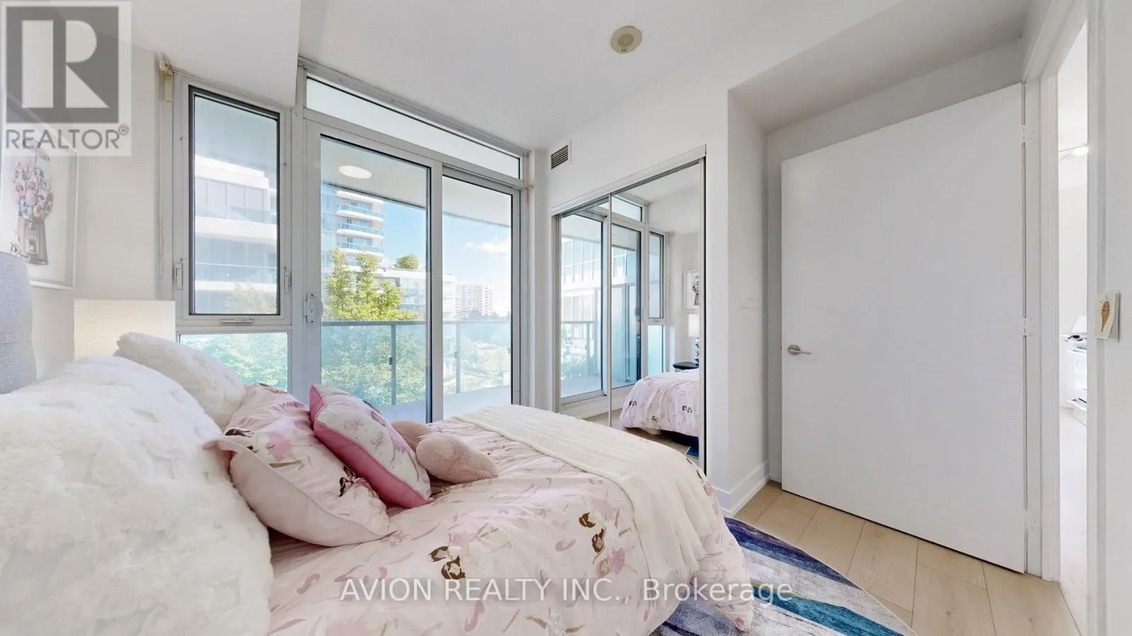 532 - 9471 YONGE STREET