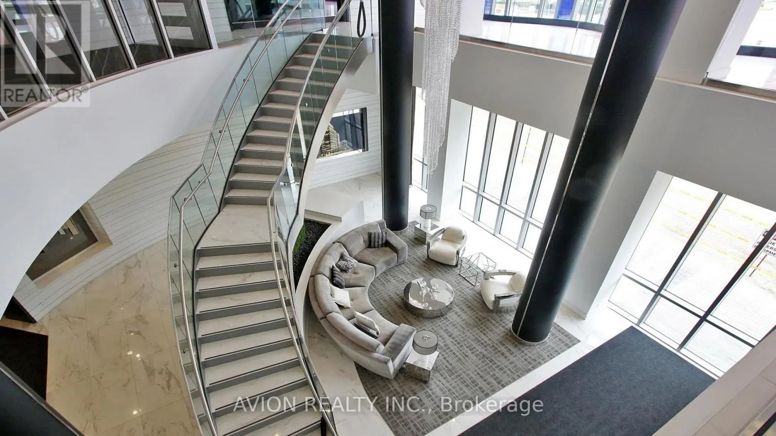 532 - 9471 YONGE STREET