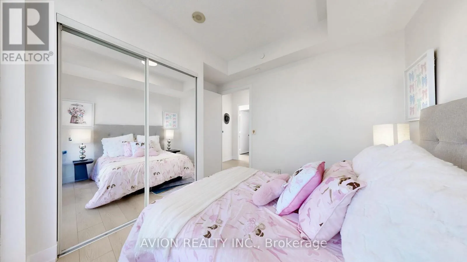 532 - 9471 YONGE STREET
