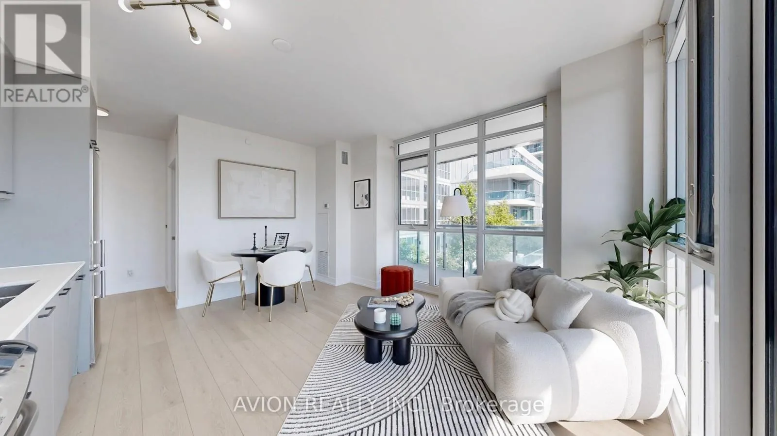 532 - 9471 YONGE STREET