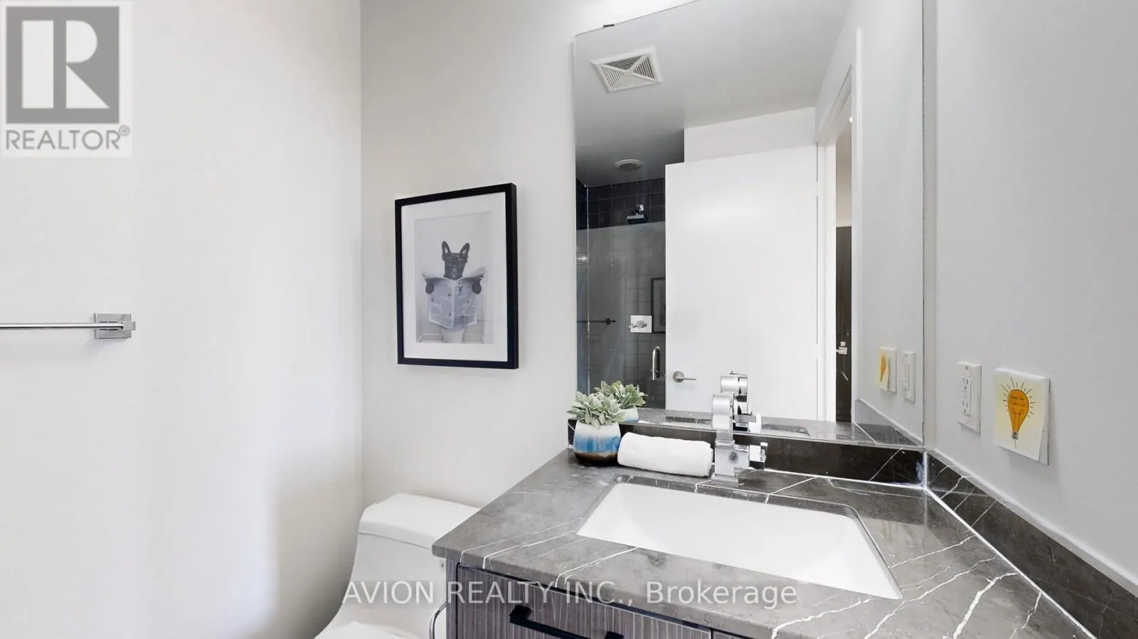 532 - 9471 YONGE STREET
