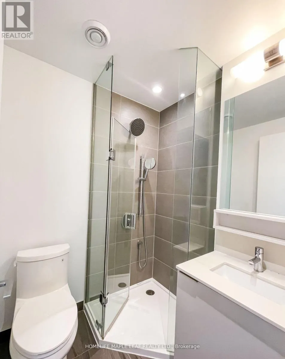 2215 - 950 PORTAGE PARKWAY