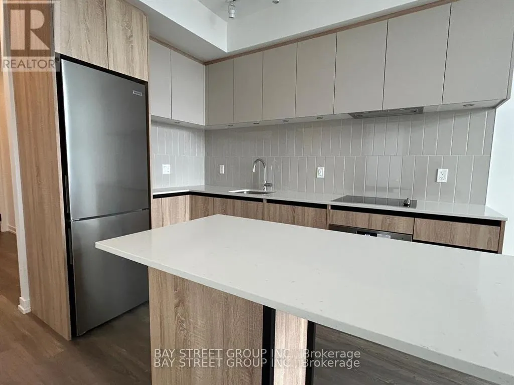1003 - 8 BEVERLEY GLEN BOULEVARD