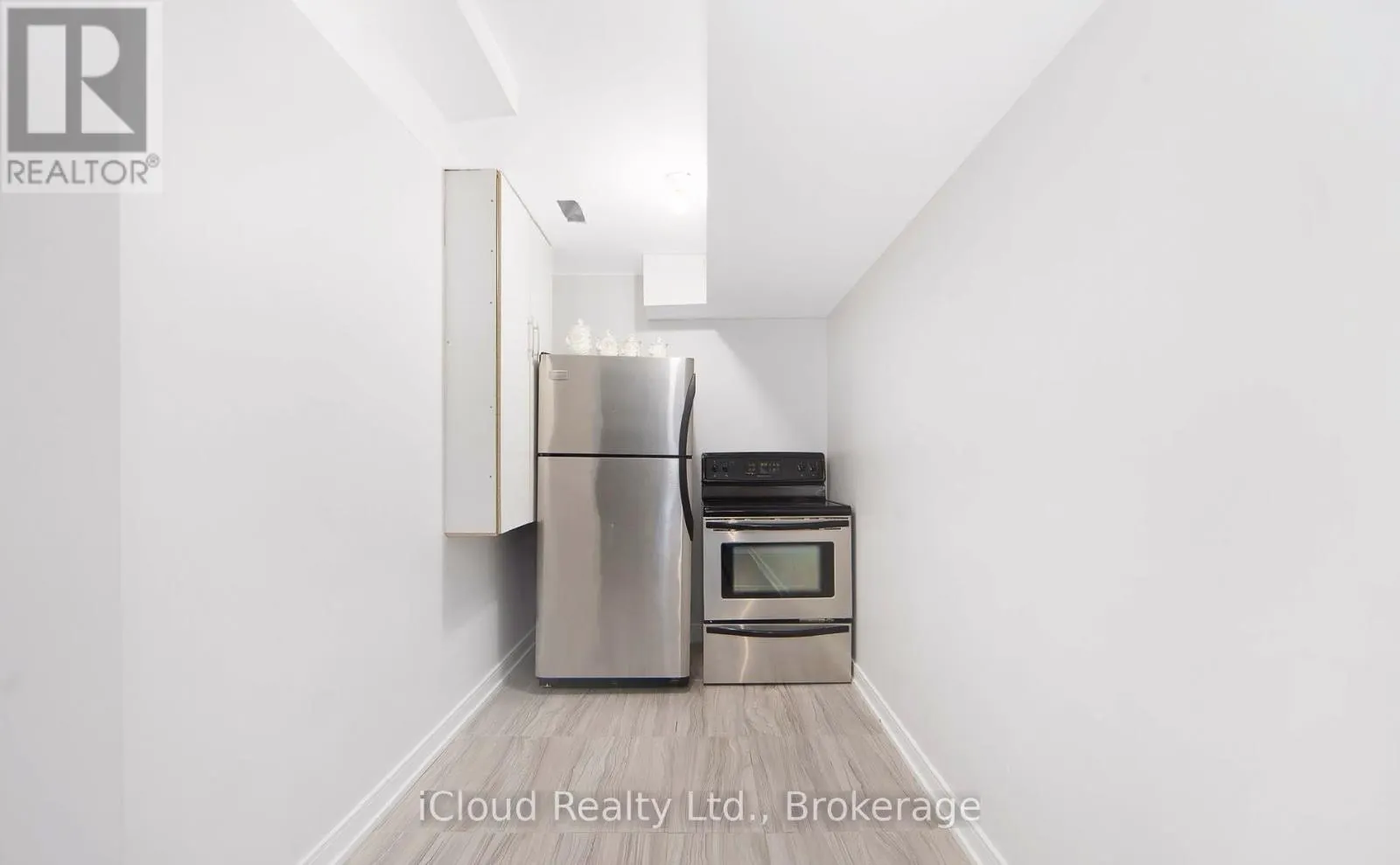 18 MEADOWHAWK TRAIL