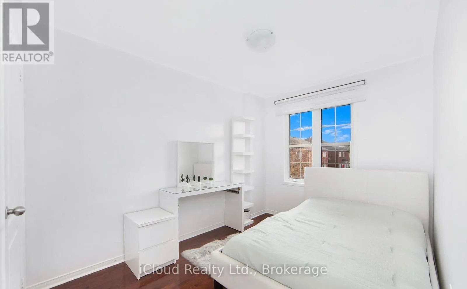 18 MEADOWHAWK TRAIL