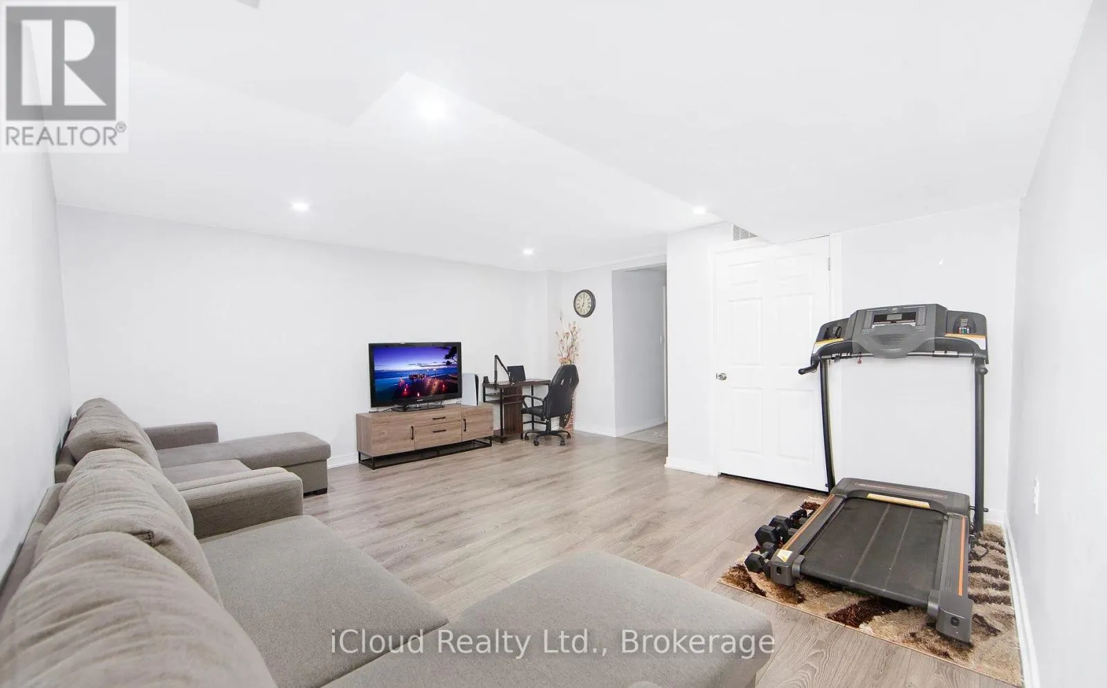 18 MEADOWHAWK TRAIL