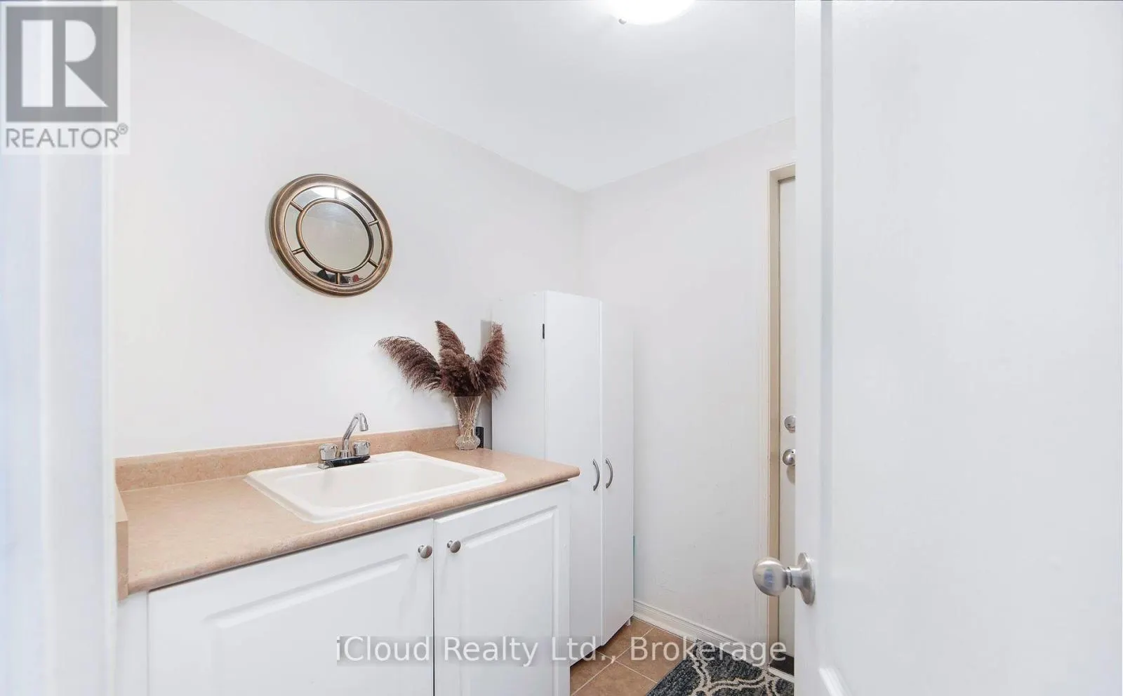 18 MEADOWHAWK TRAIL
