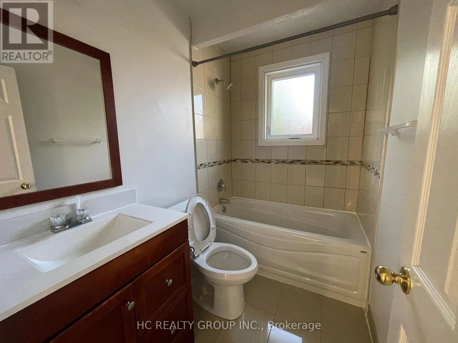 516 LYNETT CRESCENT