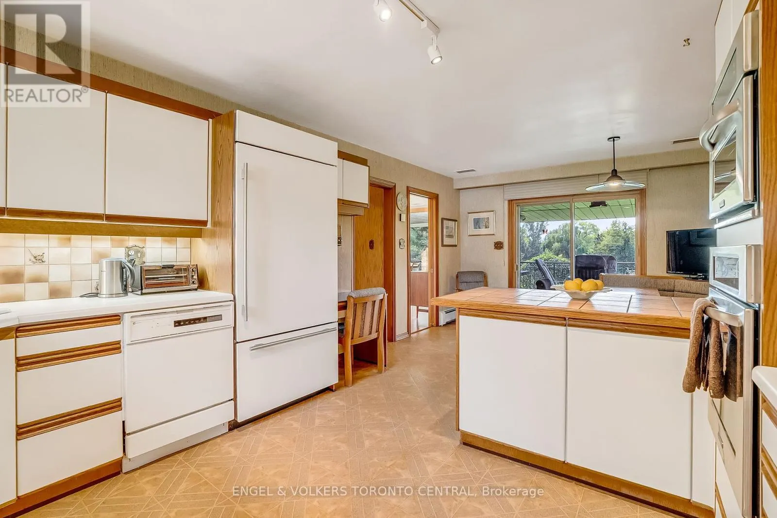 56 CACHET PARKWAY