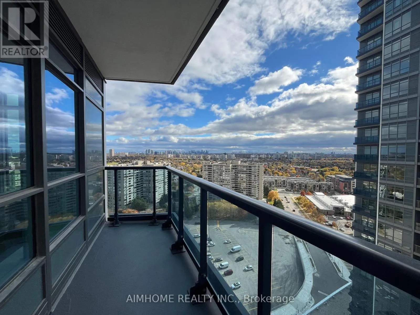 1902 - 50 UPPER MALL WAY