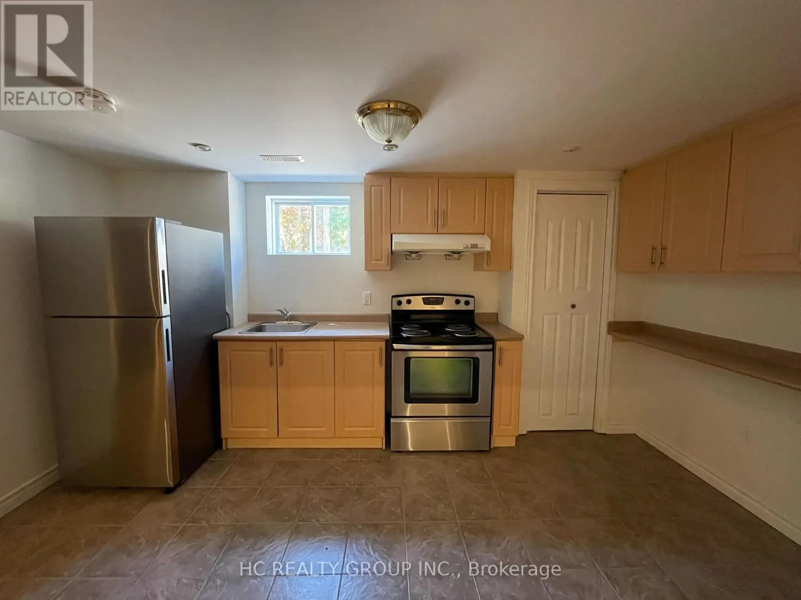 BASEMENT - 516 LYNETT CRESCENT