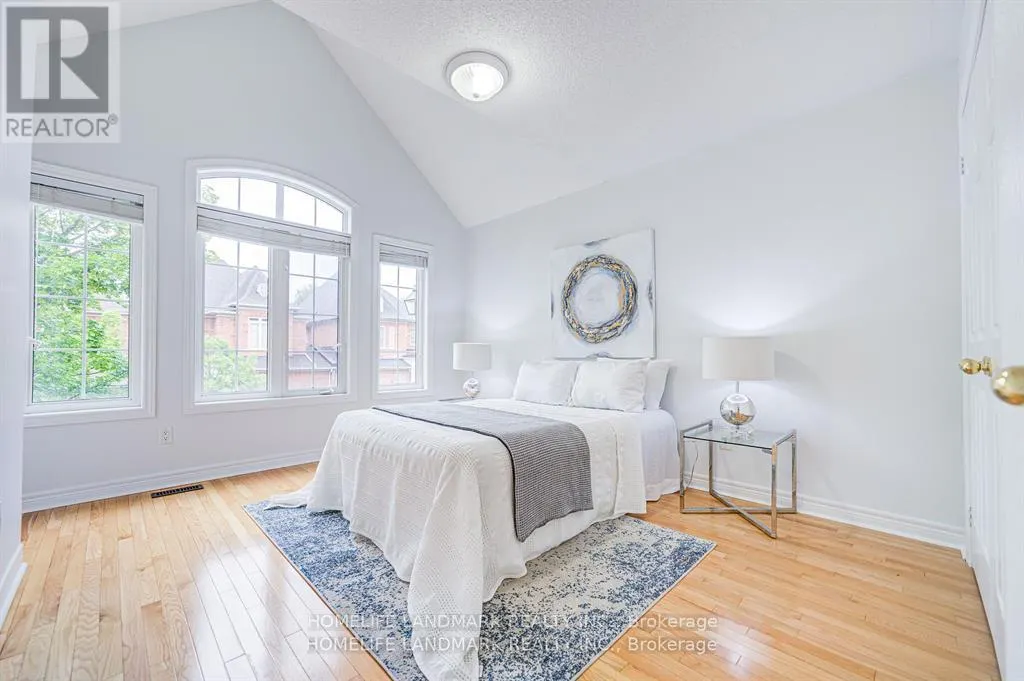 4 - 280 PARADELLE DRIVE
