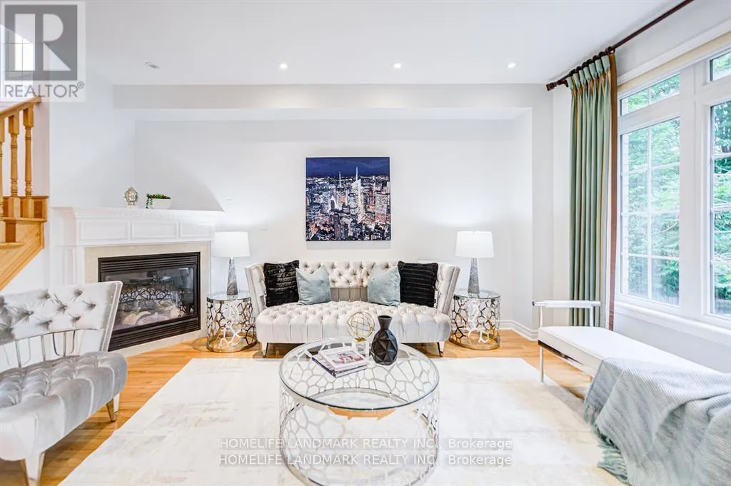 4 - 280 PARADELLE DRIVE