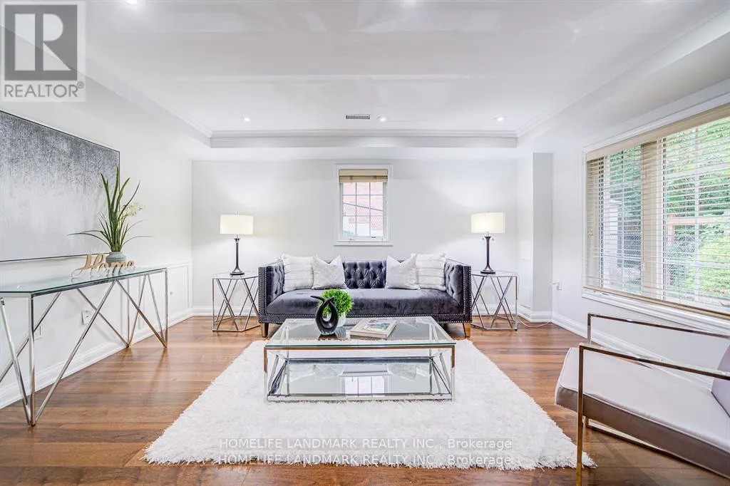 4 - 280 PARADELLE DRIVE