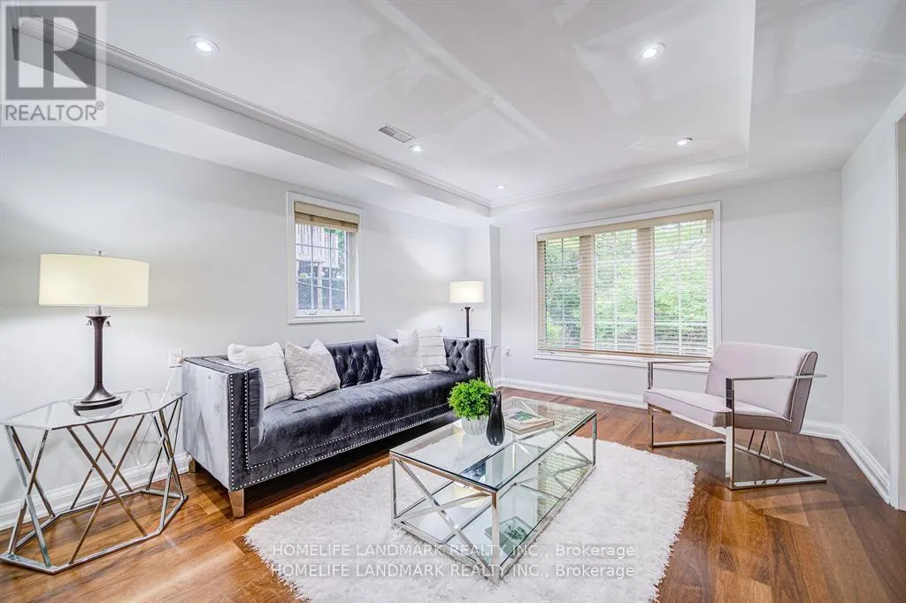 4 - 280 PARADELLE DRIVE