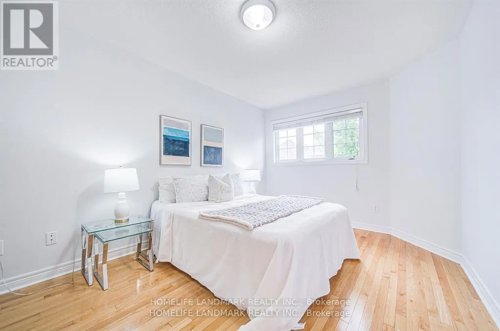 4 - 280 PARADELLE DRIVE