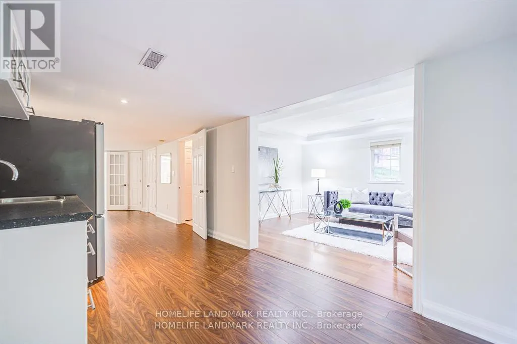 4 - 280 PARADELLE DRIVE