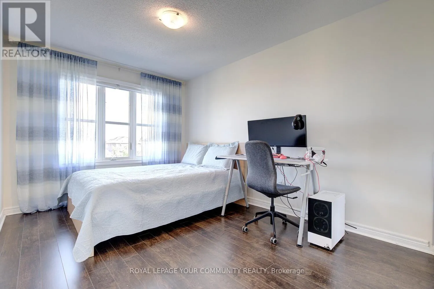 32 BLACK MAPLE CRESCENT