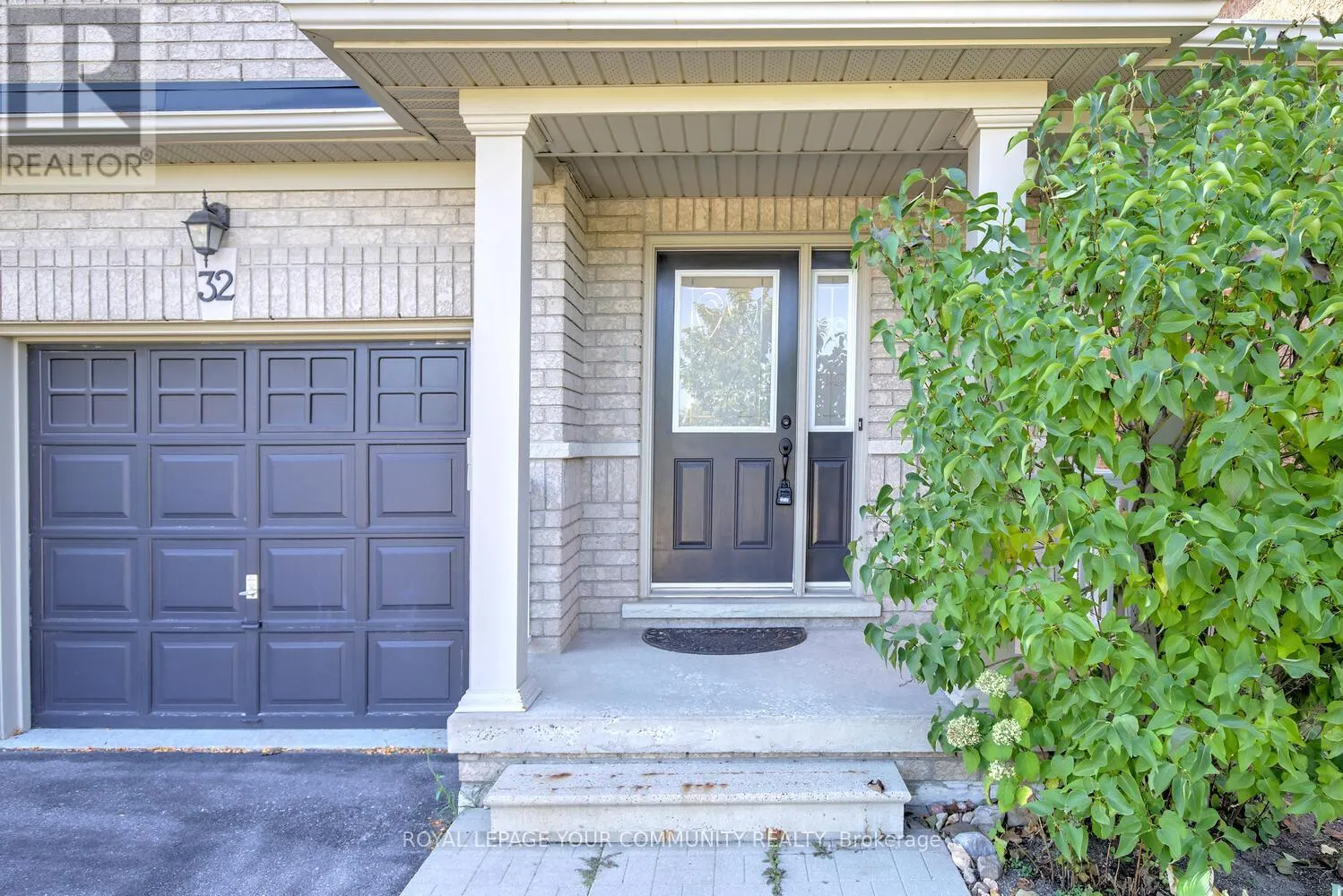 32 BLACK MAPLE CRESCENT