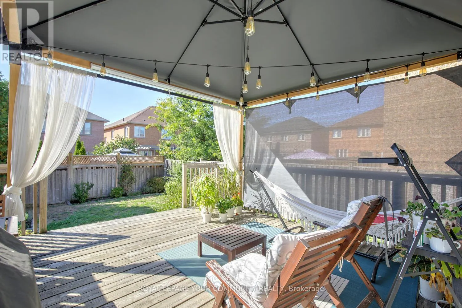 32 BLACK MAPLE CRESCENT