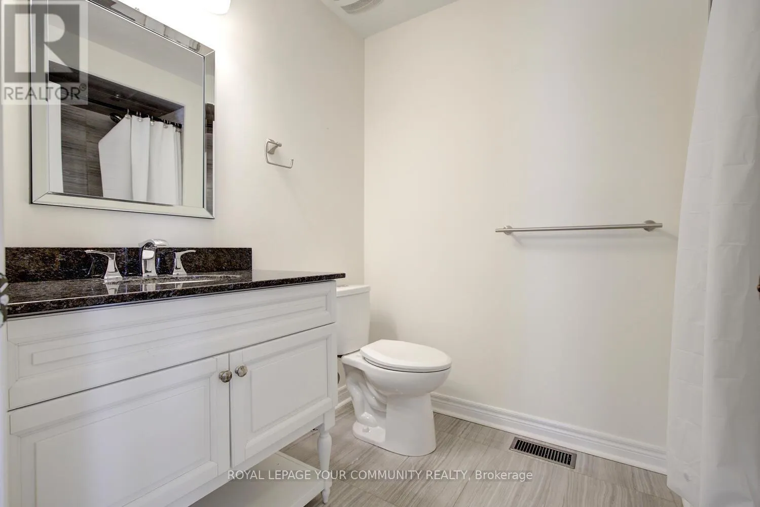 32 BLACK MAPLE CRESCENT