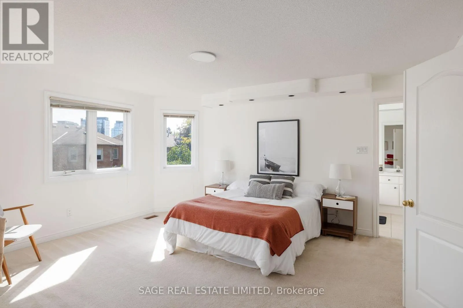 43 MULHOLLAND DRIVE