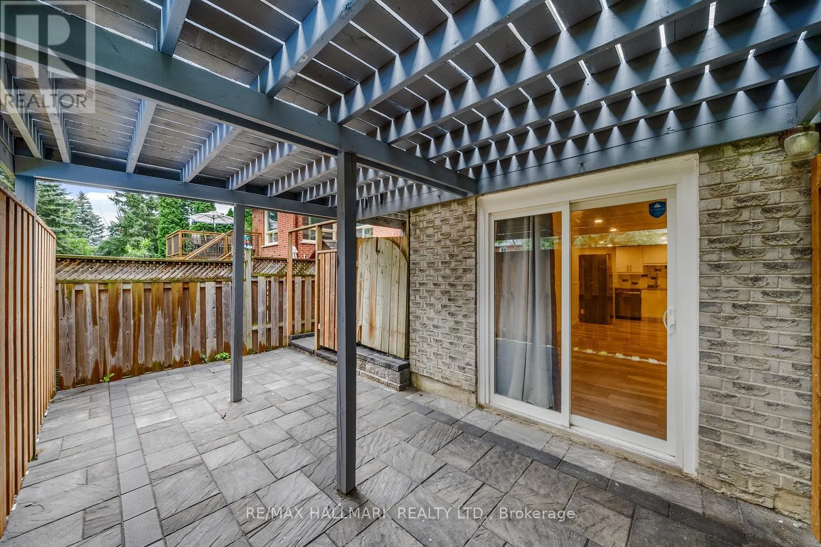 GROUND - 237 OSMOND CRESCENT