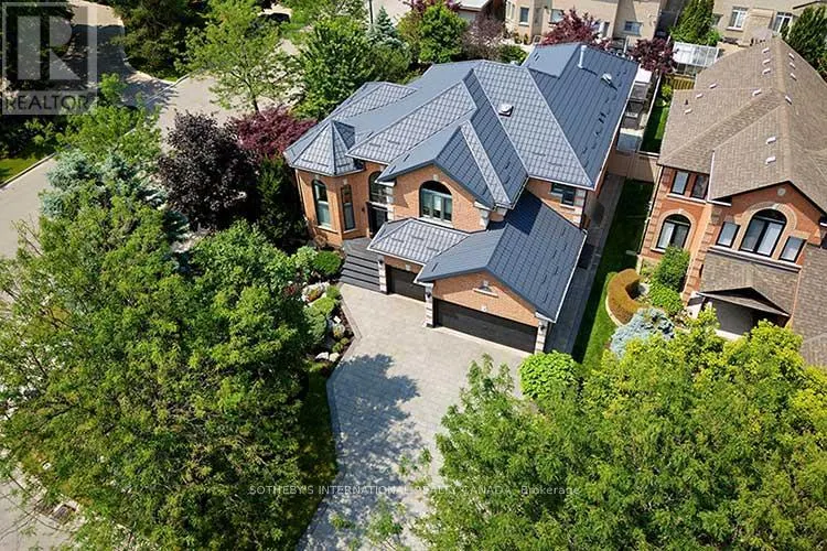 2 KIMBER CRESCENT