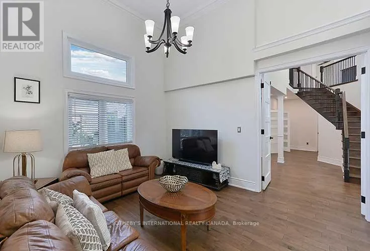 2 KIMBER CRESCENT