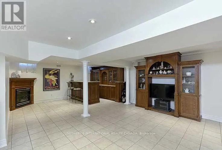 2 KIMBER CRESCENT