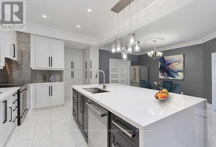 2 KIMBER CRESCENT