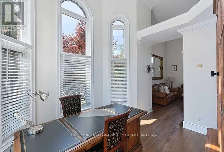 2 KIMBER CRESCENT