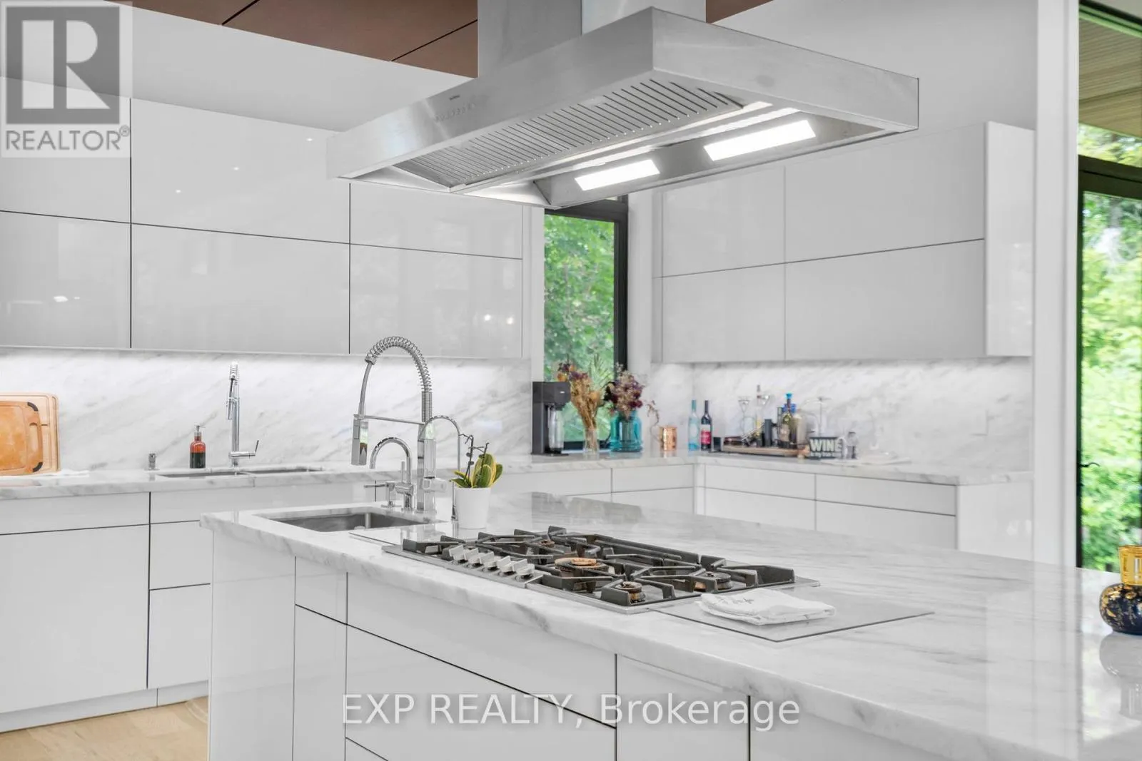 8 CACHET PARKWAY
