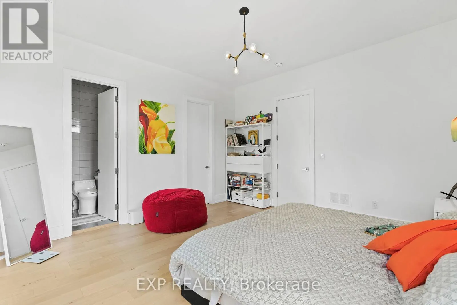 8 CACHET PARKWAY